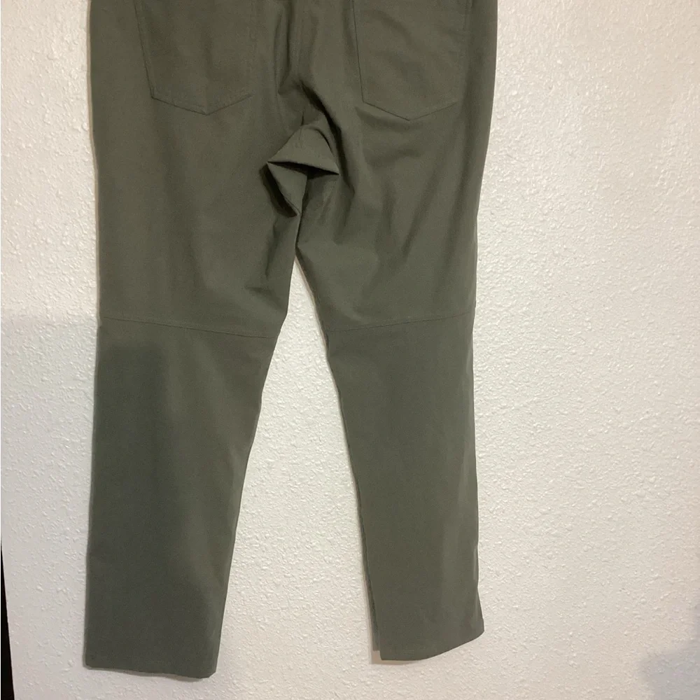 Lululemon Men's Olive Green Pants size 36